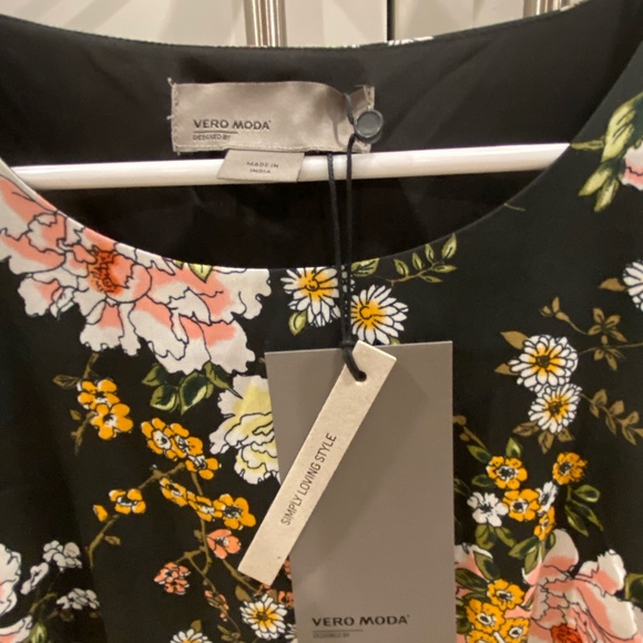 NWT Vero Moda Mini Floral Dress - Picture 3 of 5